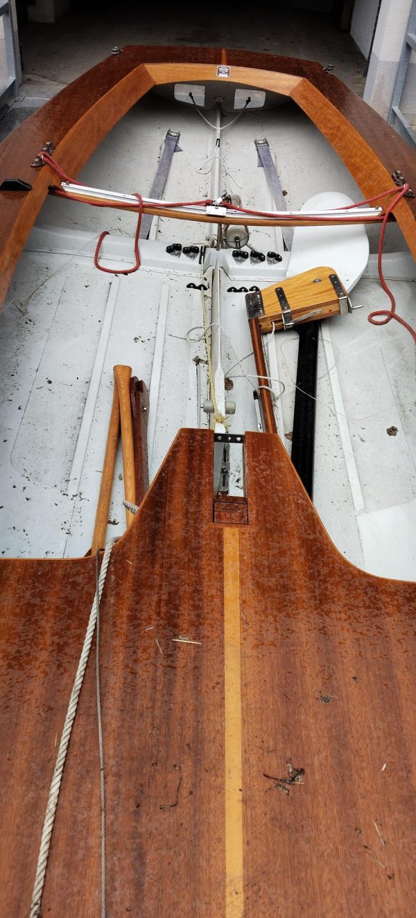 KORSAR gebraucht mit Holzdeck – Bild 3